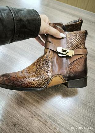 Кожаные сапоги крокодил
