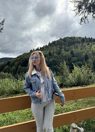 Джинсова куртка з штучним хутром