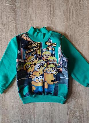 Детский свитшот с принтом миноны в 256-йорке