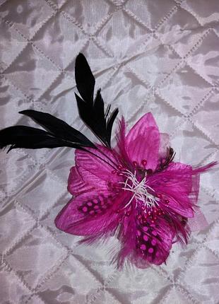 Заколка для волос с натуральными перьями