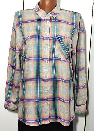 Новая без навесной бирки отличная рубашка в клетку