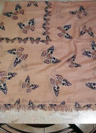 Натуральный платок в пудровых тонах с актуальными модными бабочками (esprit)1 фото