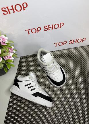 Оригінальні кросівки для дітей adidas