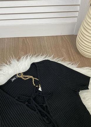 Чорна базова футболка жіноча топ в рубчик