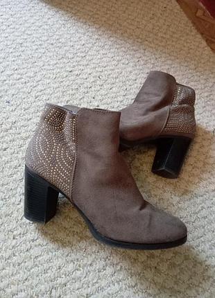 Черевики жіночі