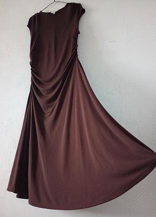 Длинное платье с драпировкой