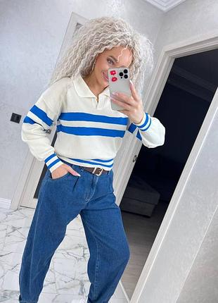 Светр жіночий