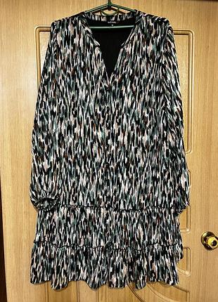 Шифонова сукня в різнокольорову смужку до довгого рукава 56 розміру