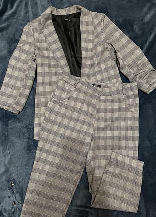 Костюм сірий