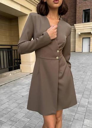 Елегантна жіноча сукня - піджак міні приталена з довгим рукавом на ґудзиках