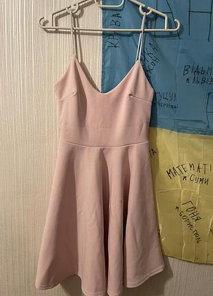 Ніжно рожева сукня