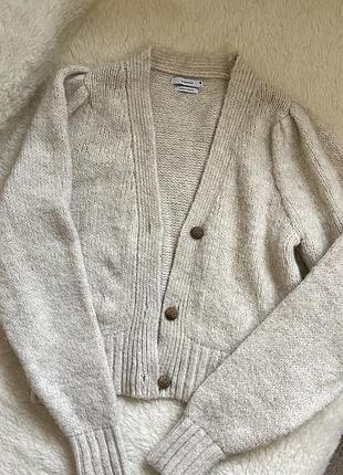 Тепла жіноча кофтинка