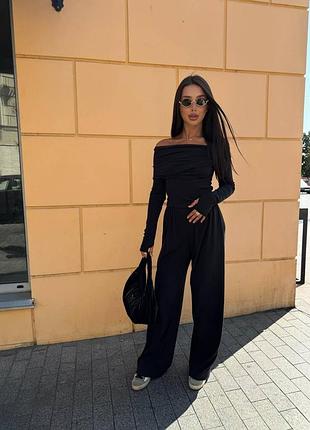 Стильный женский брючный костюм