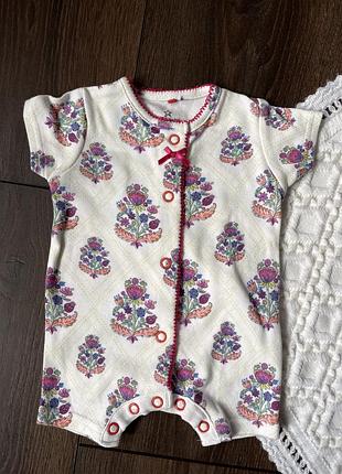 Білий пісочник з квітами під вінтаж next некст для новонародженої дівчинки