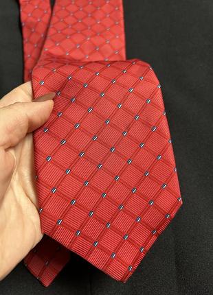 Краватка червона широка
