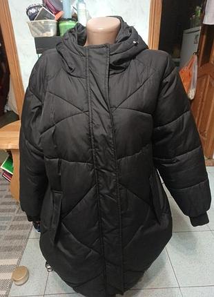 Куртка черная с капюшоном удлиненная