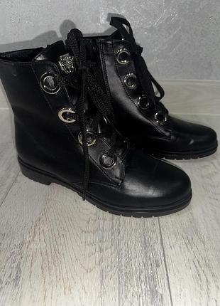 Жіночі черевики