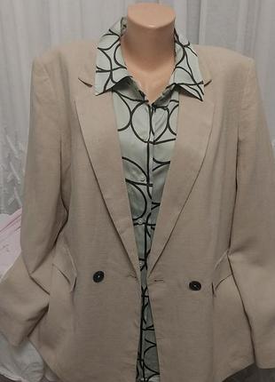 Красивый пиджак