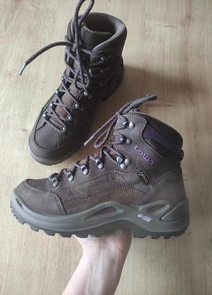 Круті жіночі шкіряні черевики lowa, р.38.