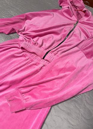 Велюровий жіночий спортивний костюм