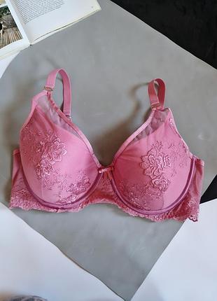 Гарний брендовий бюст 90 95 д