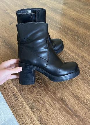 Жіночі чоботи topshop на підборі