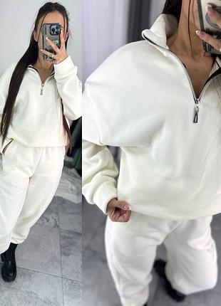 Теплый женский брючный костюм