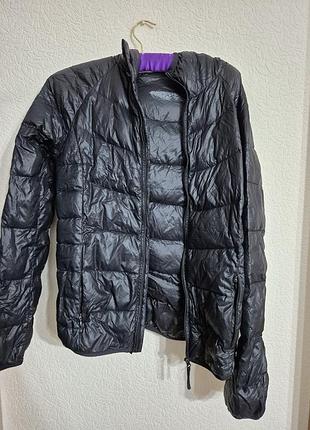 Стеганая куртка микропуховик (пух) с капюшоном