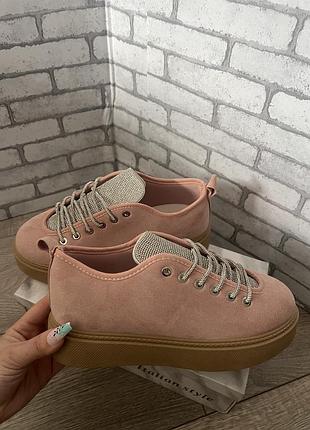 Нові замшеві кеди, кроси 39 р 450 грн