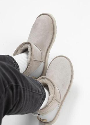 Ugg light grey mini chromium 4
