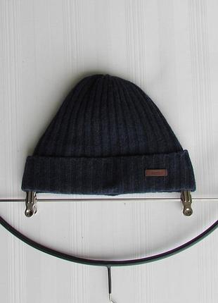 Шерстяная шапка нюанс