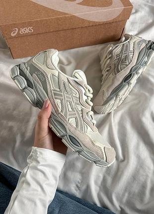 Кроссовки asics