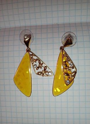 Ніжні літні сережки крильця метелика стрекози бежеві золотисті вінтажні жіночі