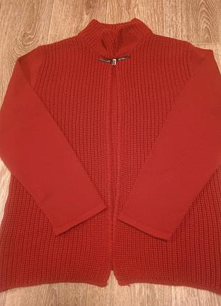 Кофта яркая красивая ,приятная к телу