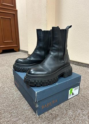 Черевики/челсі/берци badura