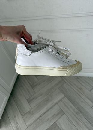 Кеди жіночі dkny білі шкіряні на шнурівці