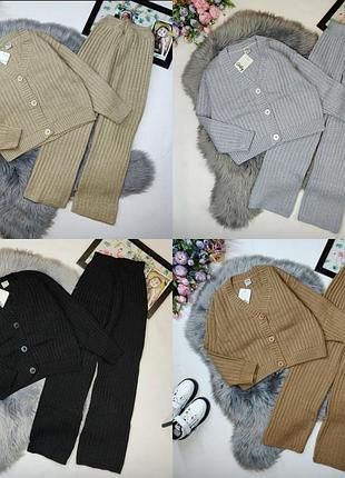 Детский вязаный костюм для девочки четыре цвета
