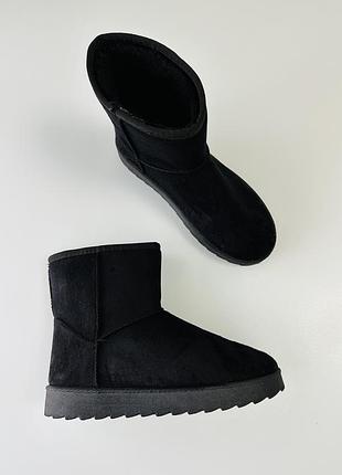 Чорні замшеві жіночі угги 37 розміру на осінь/зиму на хутрі