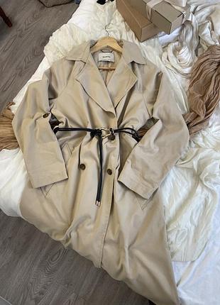 Базовий беж тренч