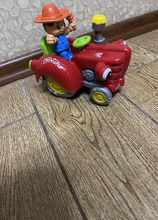 Дуже веселий музичний трактор