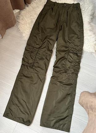 Оливкові карго-штани з нейлону