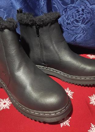 Жіноче взуття  doodogs