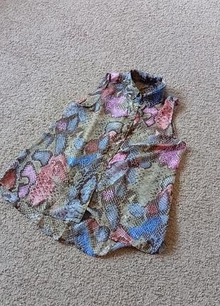 Женская блузка без рукавов