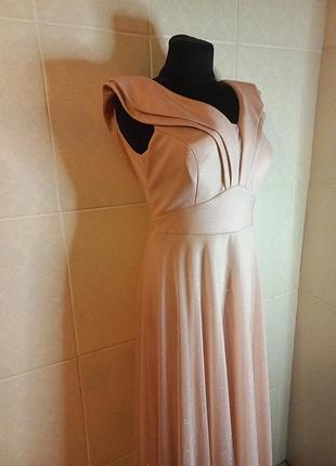 Вечернее платье