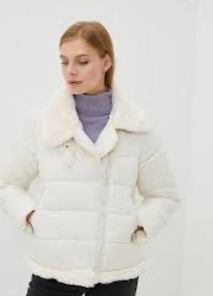 Курточка бежева