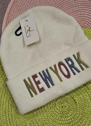 Шапка не дівчинку