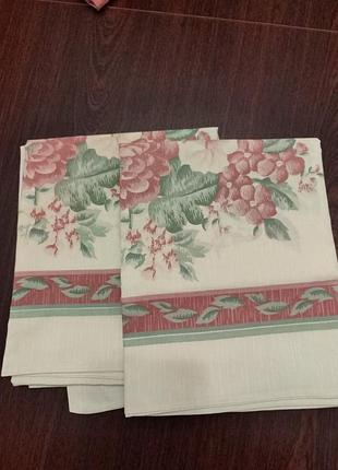 Наволочки красивые,2 штуки.