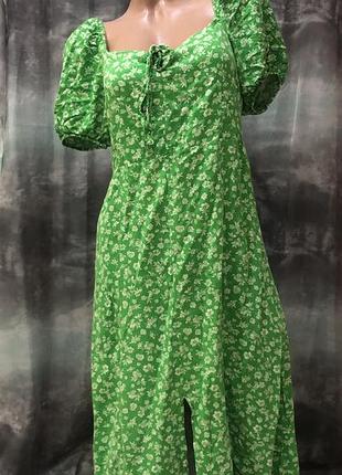 Гарна літня сукня в квітковий принт