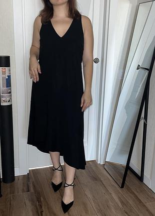 Чорна сукня of white