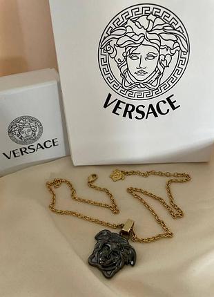 Брендова підвіска в позолоті